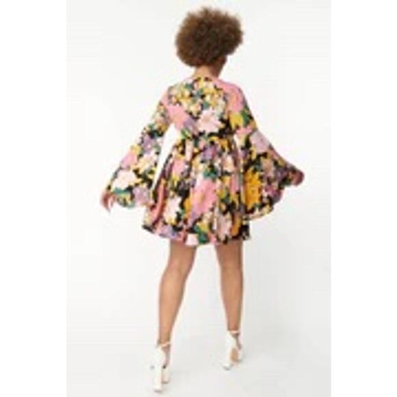 New Smak Parlour Floral Print Hippie 60s Long Bell Sleeve Mini Dress Party - Picture 2 of 8